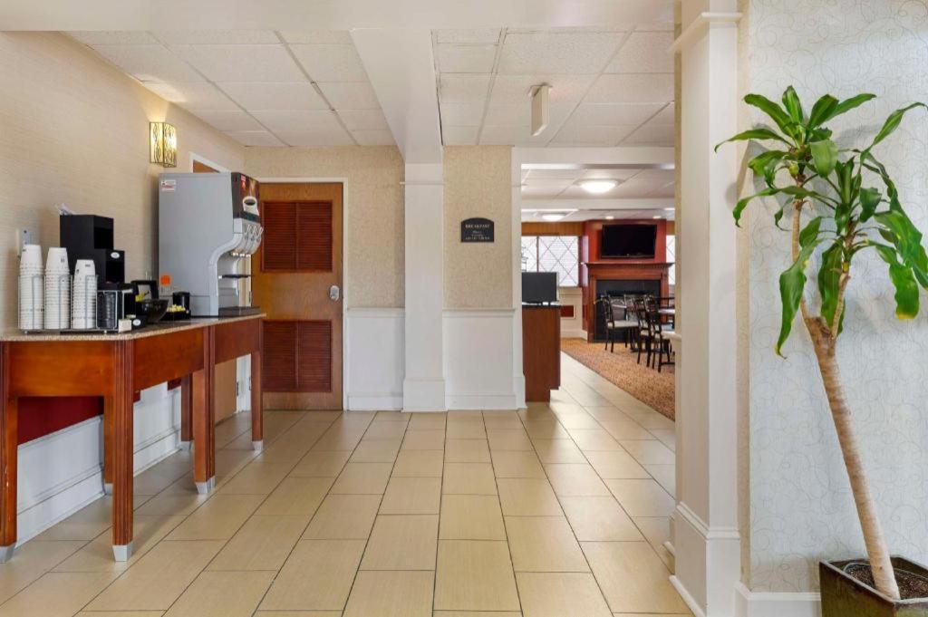Best Western Plus The Inn At Sharon/Foxboro Ngoại thất bức ảnh